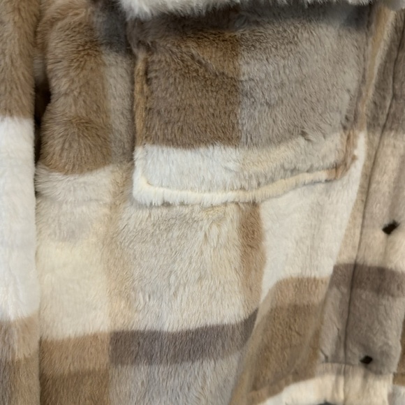 NWT Faux Fur Plaid Women's Check Jacket​ - Picture 4 of 5